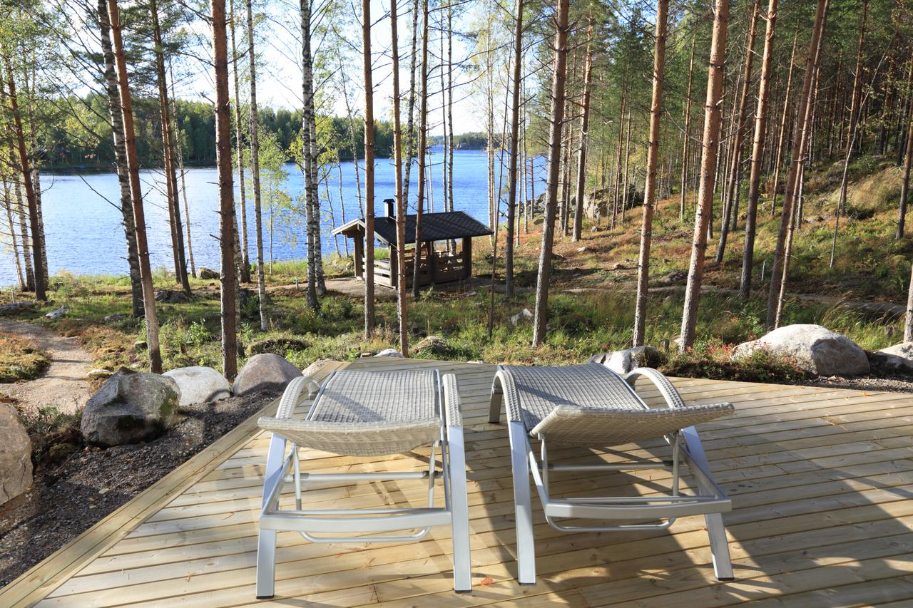 Lakefront view at Villa Tukkilahti